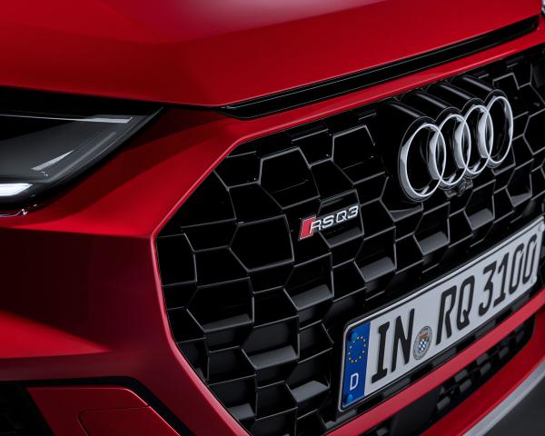 Фото Audi RS Q3 II (F3) Внедорожник 5 дв.