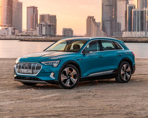 Фото Audi e-tron I Внедорожник 5 дв.