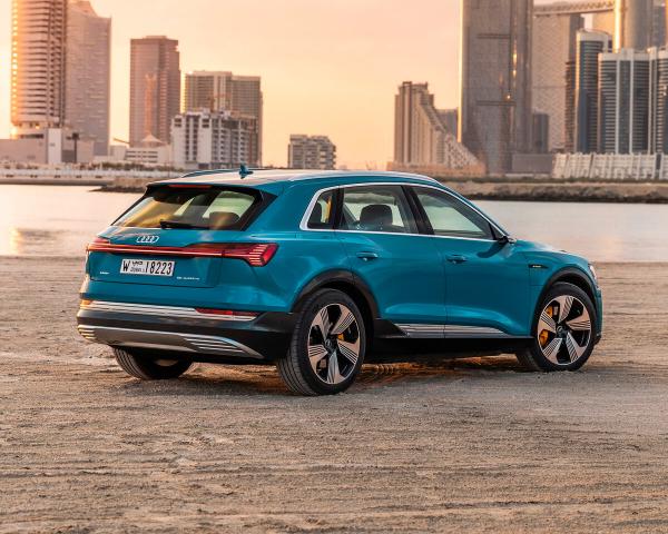 Фото Audi e-tron I Внедорожник 5 дв.