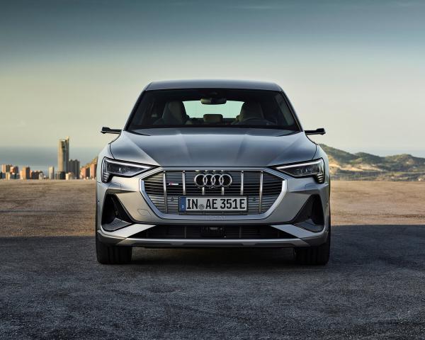 Фото Audi e-tron Sportback I Внедорожник 5 дв.