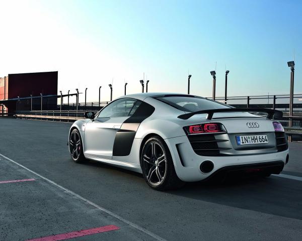 Фото Audi R8 I (Typ 42) Купе GT