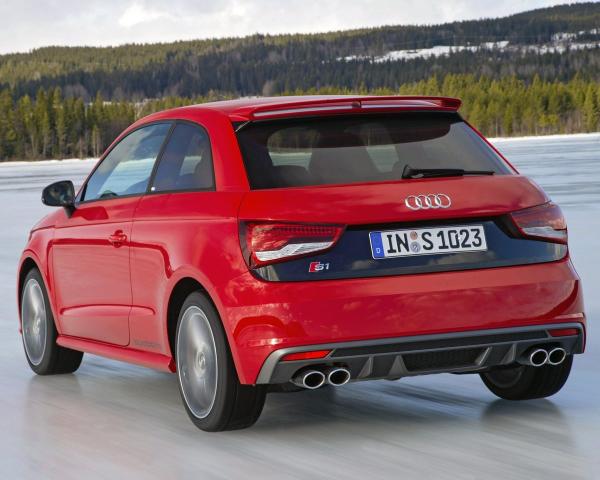 Фото Audi S1 I (8X) Хэтчбек 3 дв.