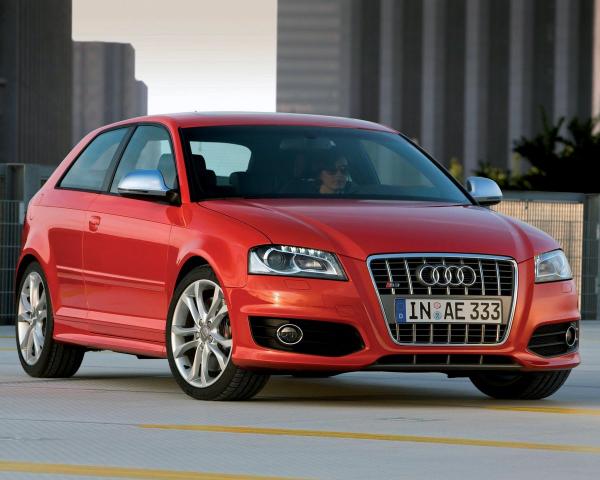 Фото Audi S3 II (8P) Рестайлинг Хэтчбек 3 дв.