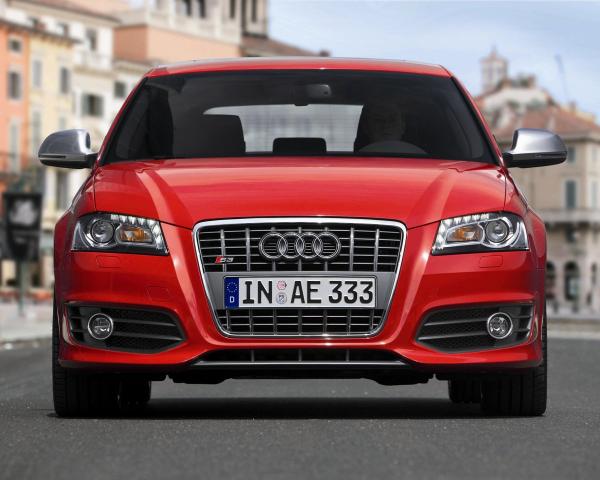 Фото Audi S3 II (8P) Рестайлинг Хэтчбек 3 дв.