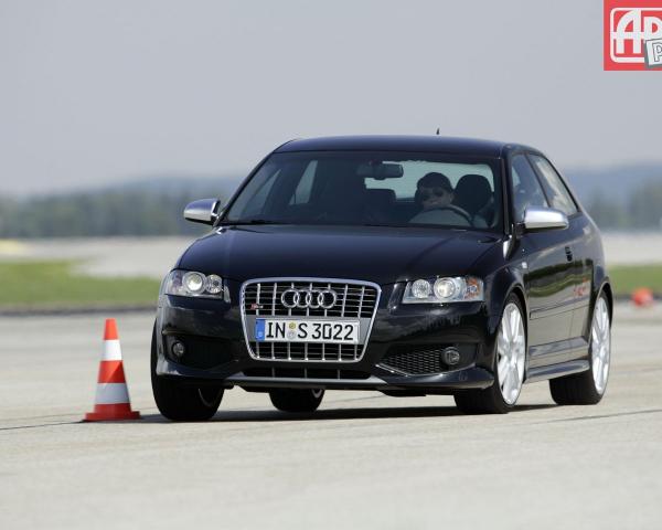 Фото Audi S3 II (8P) Хэтчбек 3 дв.