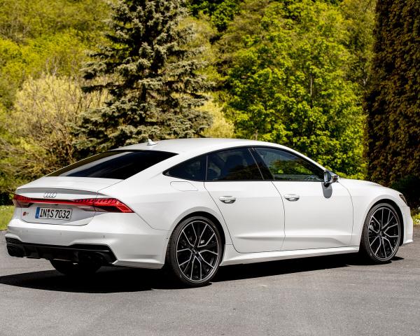 Фото Audi S7 II (4K) Лифтбек Sportback