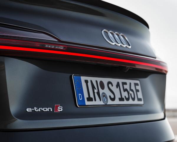 Фото Audi e-tron S Sportback I Внедорожник 5 дв.