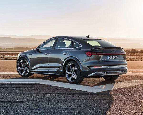 Фото Audi e-tron S Sportback I Внедорожник 5 дв.