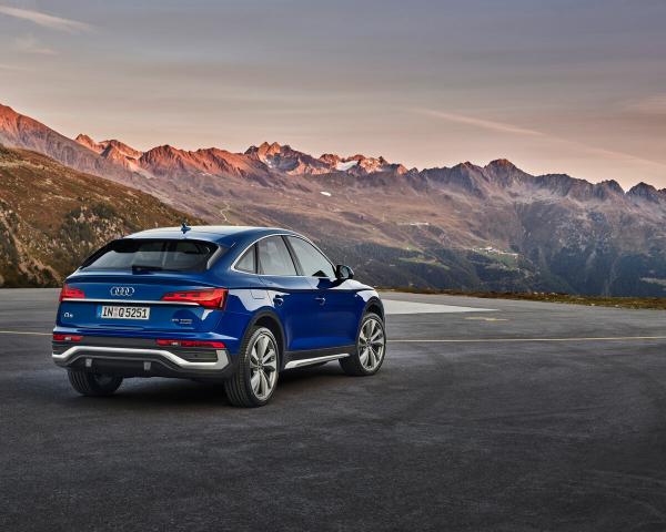 Фото Audi Q5 Sportback I (FY) Внедорожник 5 дв.