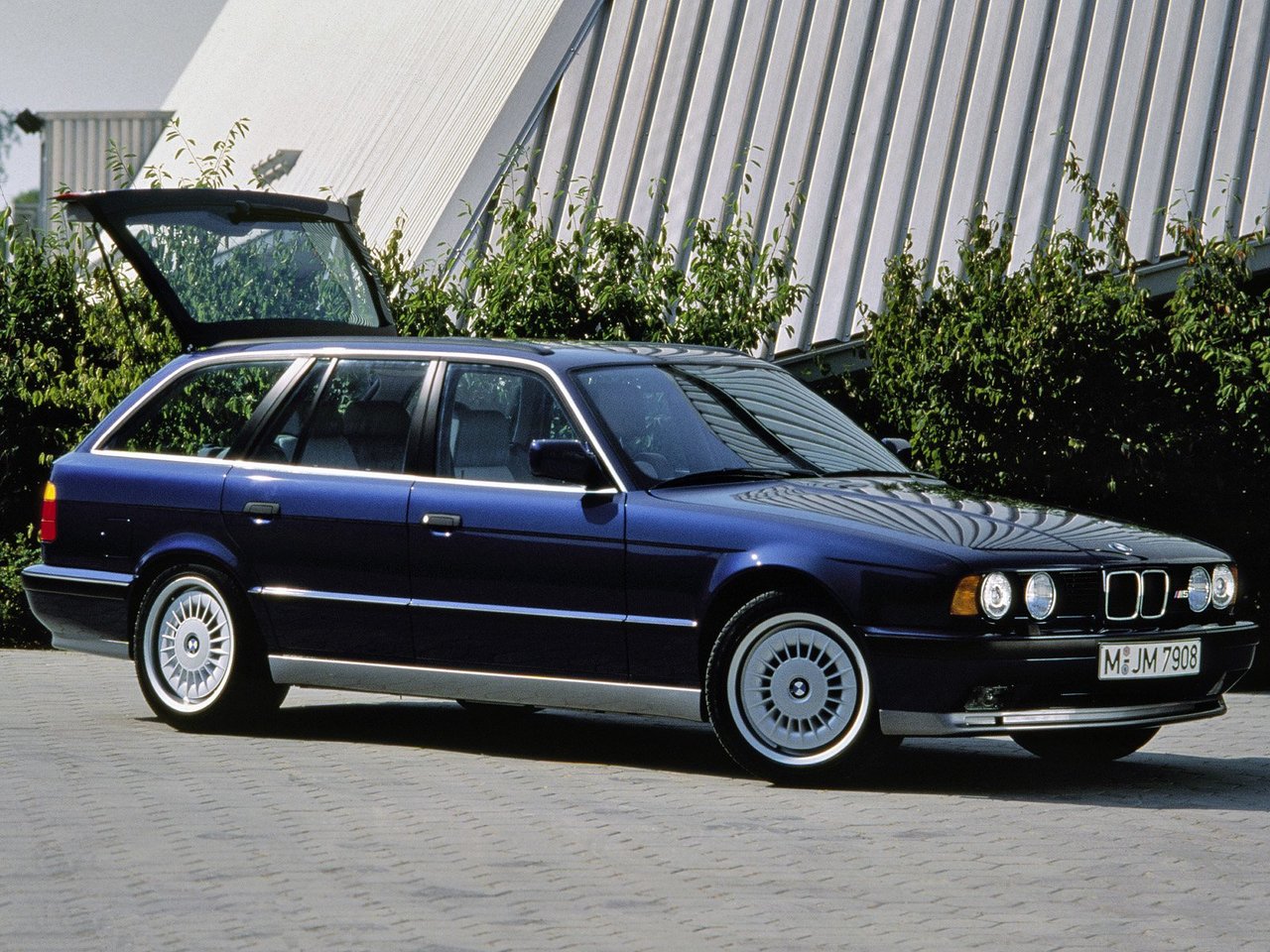 Фото BMW M5 II (E34)