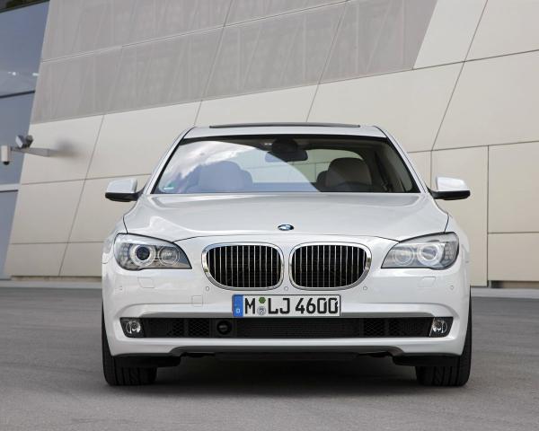 Фото BMW 7 серия V (F01/F02/F04) Седан Long