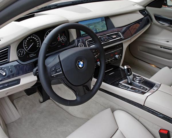 Фото BMW 7 серия V (F01/F02/F04) Седан Long