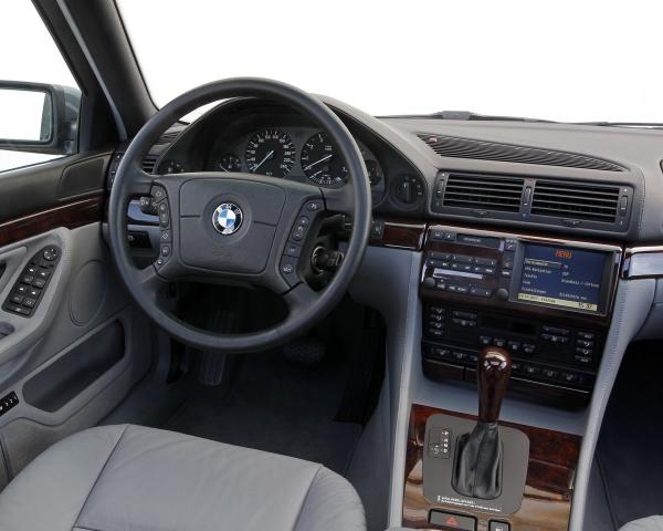 Фото BMW 7 серия III (E38) Рестайлинг Седан Long