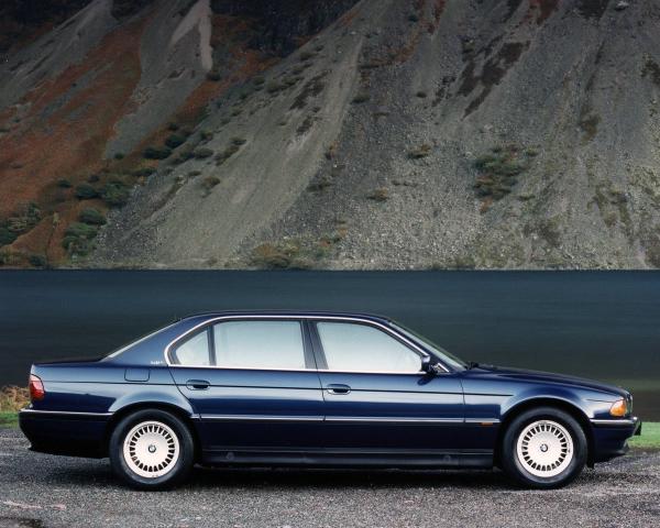 Фото BMW 7 серия III (E38) Седан Long