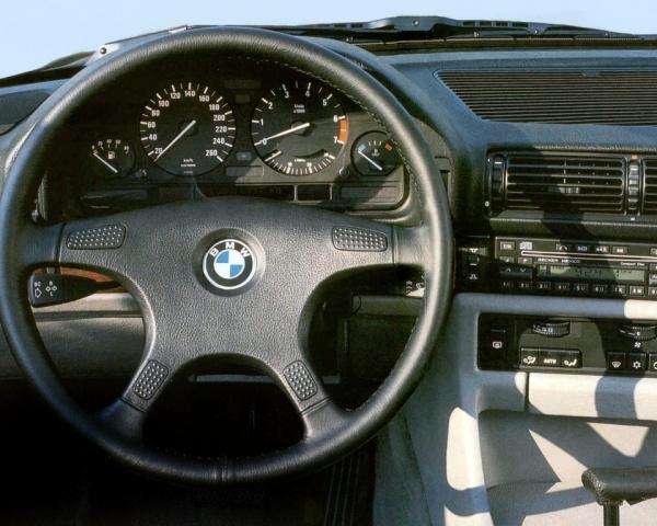 Фото BMW 7 серия II (E32) Седан