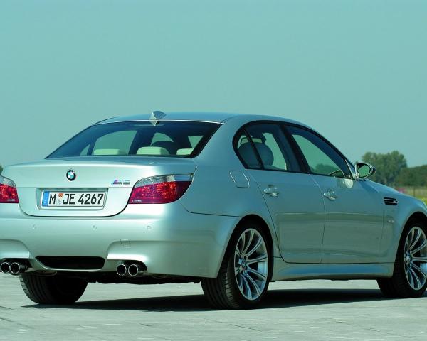 Фото BMW M5 IV (E60/E61) Седан