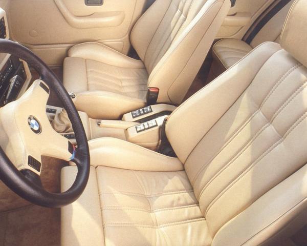 Фото BMW M5 I (E28) Седан