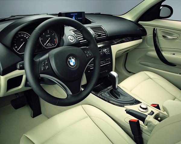 Фото BMW 1 серия I (E81/E82/E87/E88) Рестайлинг Хэтчбек 5 дв.