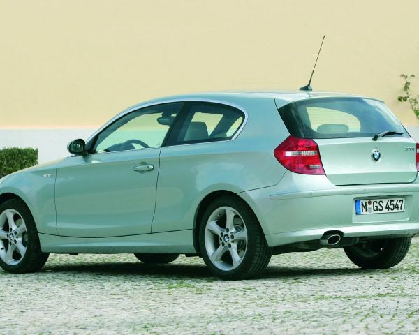 Фото BMW 1 серия I (E81/E82/E87/E88) Рестайлинг Хэтчбек 3 дв.