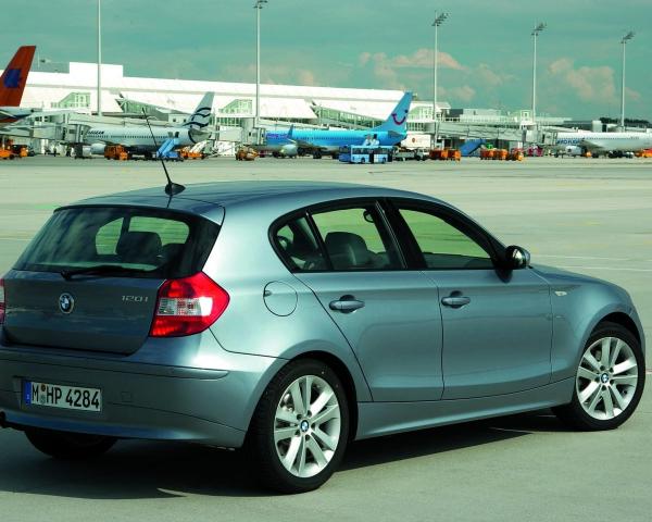 Фото BMW 1 серия I (E81/E82/E87/E88) Хэтчбек 5 дв.