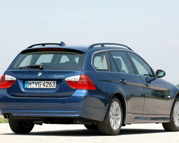 Фото BMW 3 серия V (E90/E91/E92/E93) Универсал 5 дв.