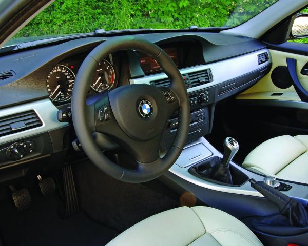 Фото BMW 3 серия V (E90/E91/E92/E93) Универсал 5 дв.