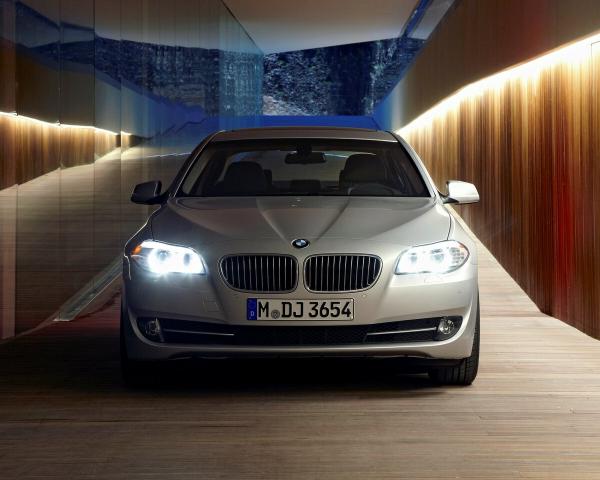 Фото BMW 5 серия VI (F10/F11/F07) Седан Long