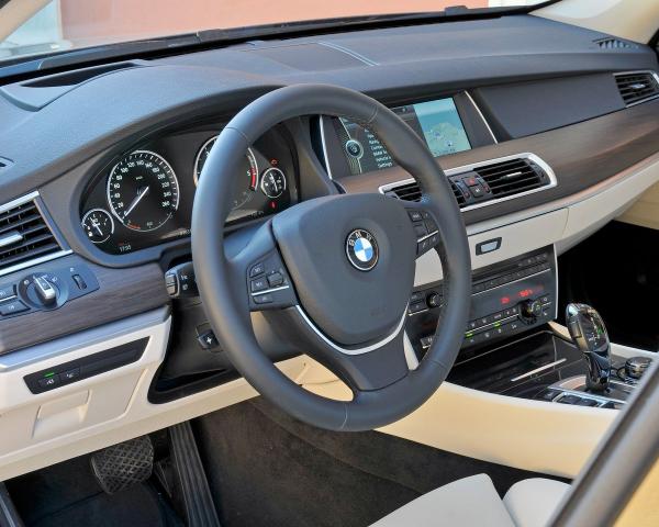 Фото BMW 5 серия VI (F10/F11/F07) Лифтбек Gran Turismo
