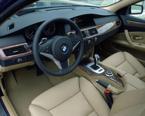 Фото BMW 5 серия V (E60/E61) Рестайлинг Универсал 5 дв.