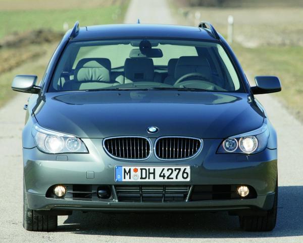 Фото BMW 5 серия V (E60/E61) Универсал 5 дв.