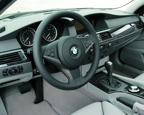 Фото BMW 5 серия V (E60/E61) Универсал 5 дв.