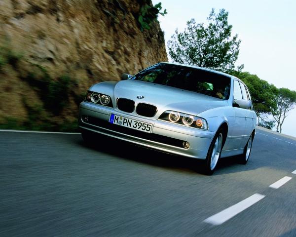 Фото BMW 5 серия IV (E39) Рестайлинг Универсал 5 дв.