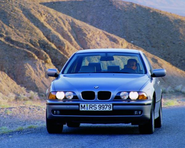 Фото BMW 5 серия IV (E39) Седан