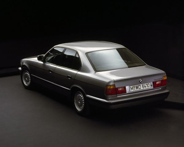 Фото BMW 5 серия III (E34) Седан