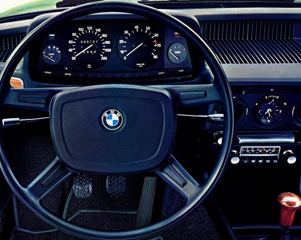 Фото BMW 5 серия I (E12) Седан
