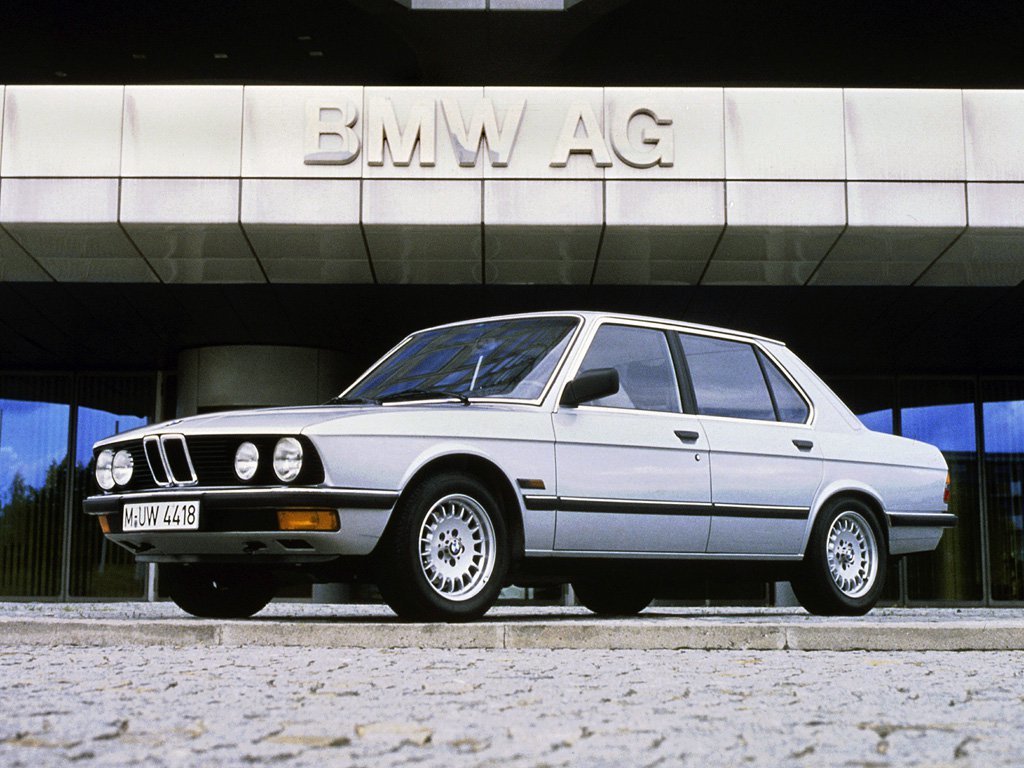 Фото BMW 5 серия II (E28)