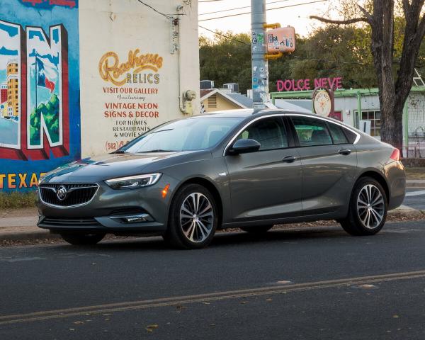 Фото Buick Regal VI Лифтбек