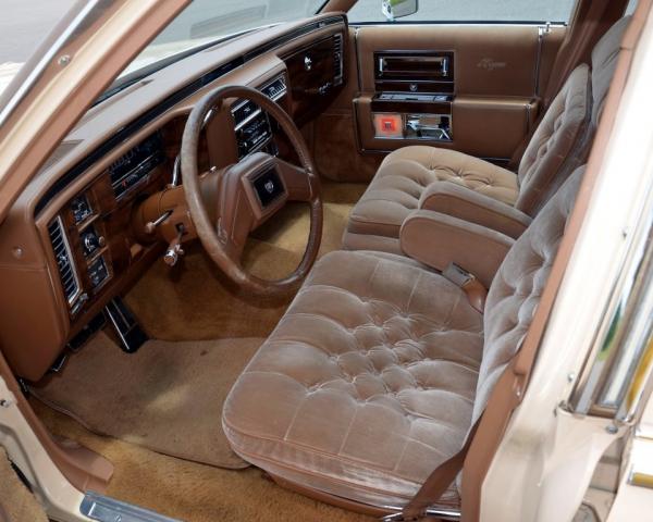 Фото Cadillac Brougham I Седан