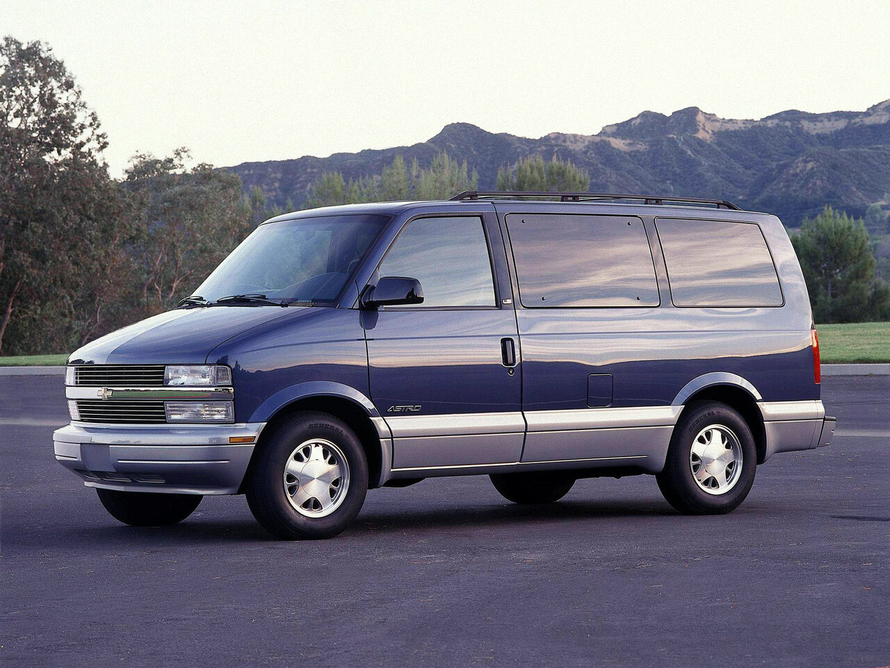 Фото Chevrolet Astro II