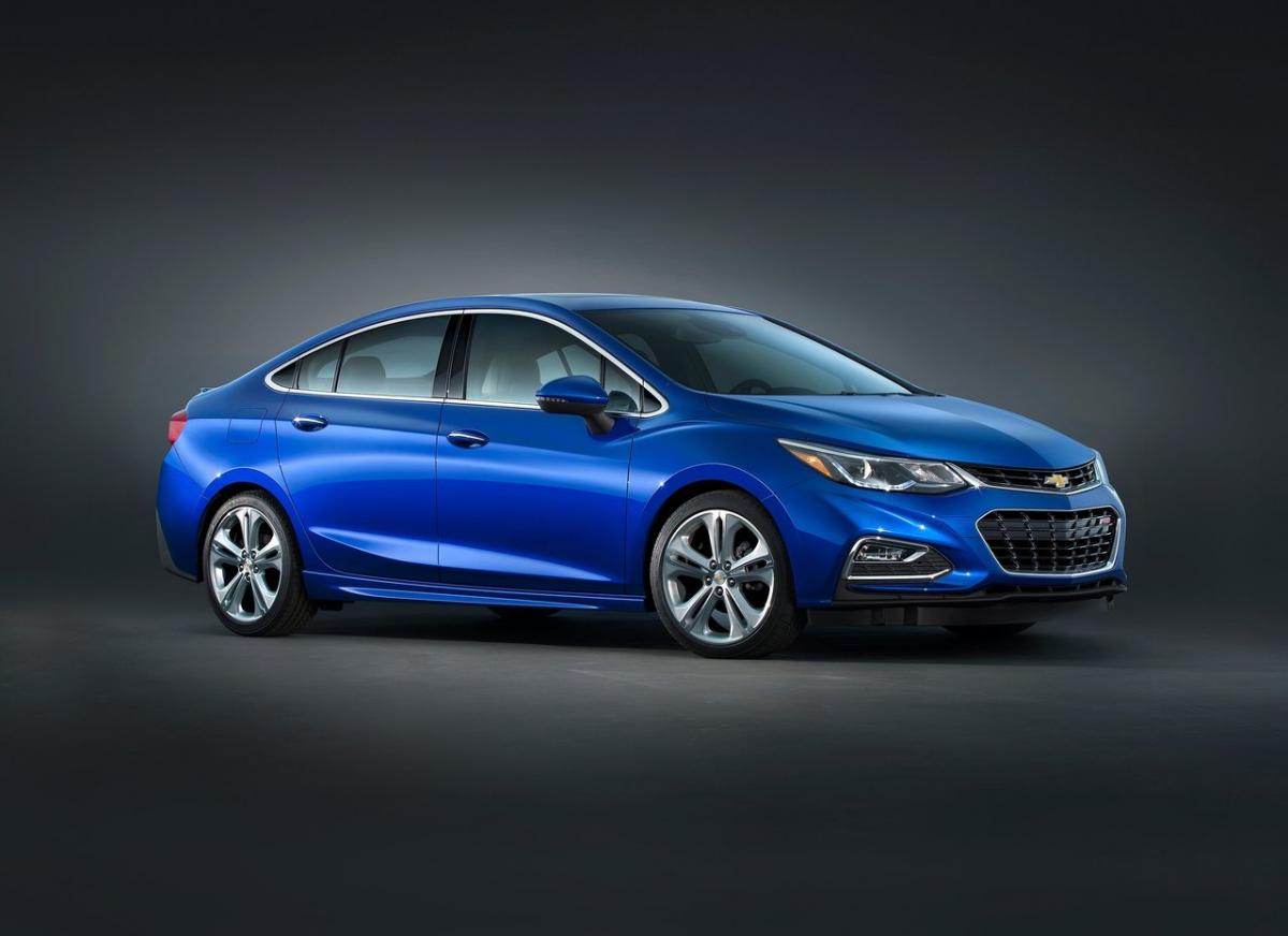 Что лучше Шевроле Круз или Киа Рио, сравнение Chevrolet Cruze и Kia Rio