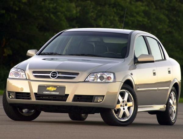 Сравнение Chevrolet Astra и Opel Astra