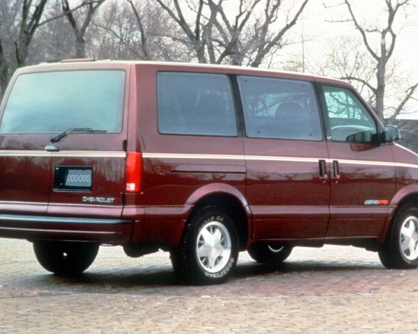 Фото Chevrolet Astro II Минивэн