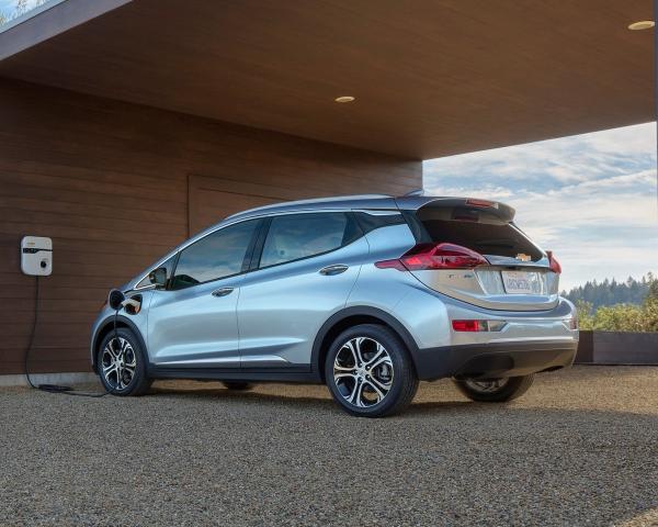 Фото Chevrolet Bolt I Хэтчбек 5 дв.