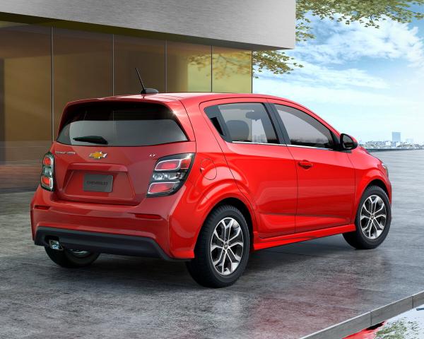 Фото Chevrolet Sonic I Рестайлинг Хэтчбек 5 дв.