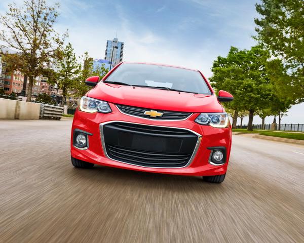 Фото Chevrolet Sonic I Рестайлинг Хэтчбек 5 дв.