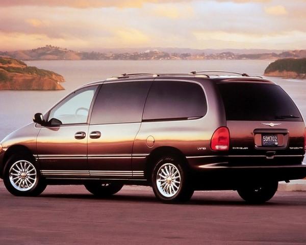 Фото Chrysler Voyager III Минивэн