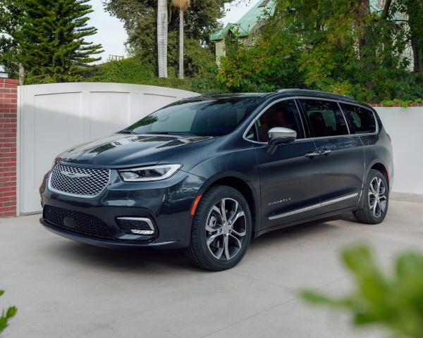 Фото Chrysler Pacifica RU Рестайлинг Минивэн