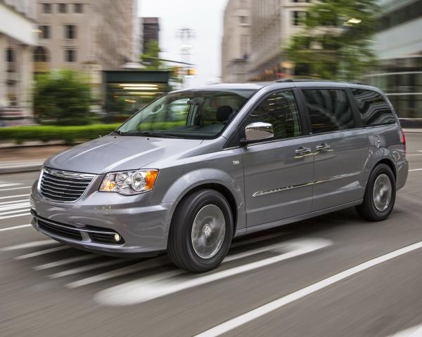 Фото Chrysler Town & Country V Рестайлинг Минивэн