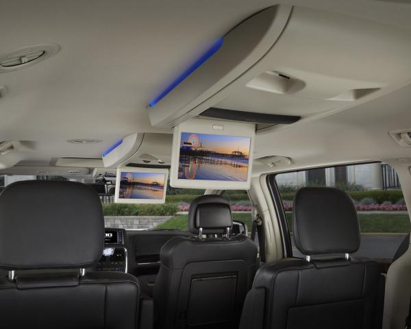 Фото Chrysler Town & Country V Рестайлинг Минивэн