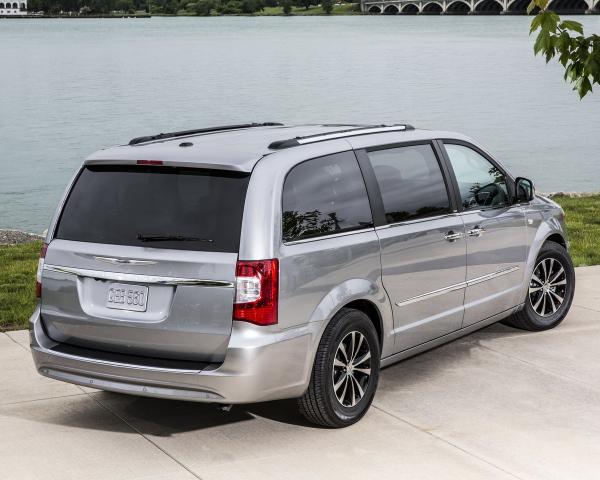 Фото Chrysler Town & Country V Рестайлинг Минивэн